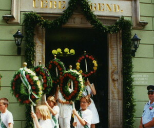 Auszug aus der Schule, 1999