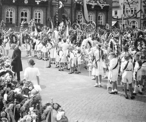 Aufstellung auf dem Marktplatz, um 1935