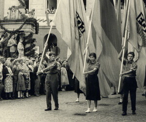 Ankunft auf dem Marktplatz, 1955