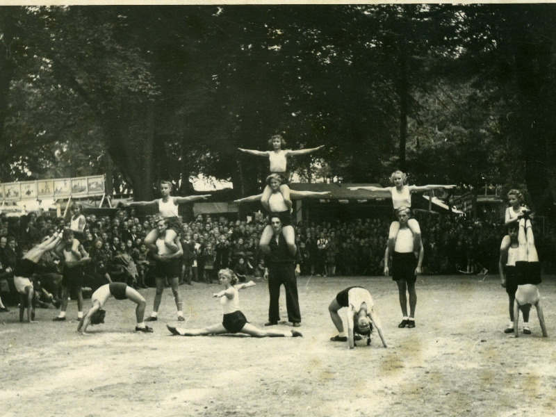 Schauturnen im Forst IIa, 1951