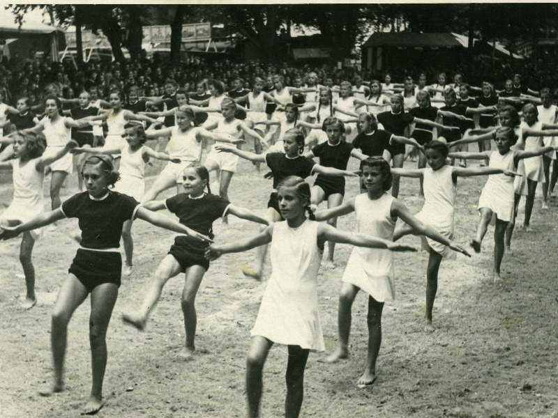 Schauturnen im Forst IId, 1951